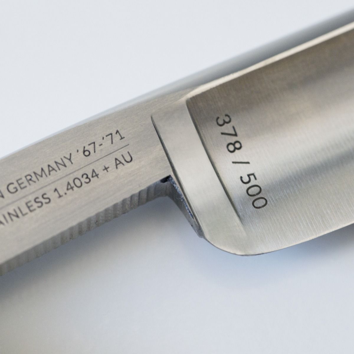 DOVO 1967 Limited Edition 6/8" Straight Razor – Red Handle