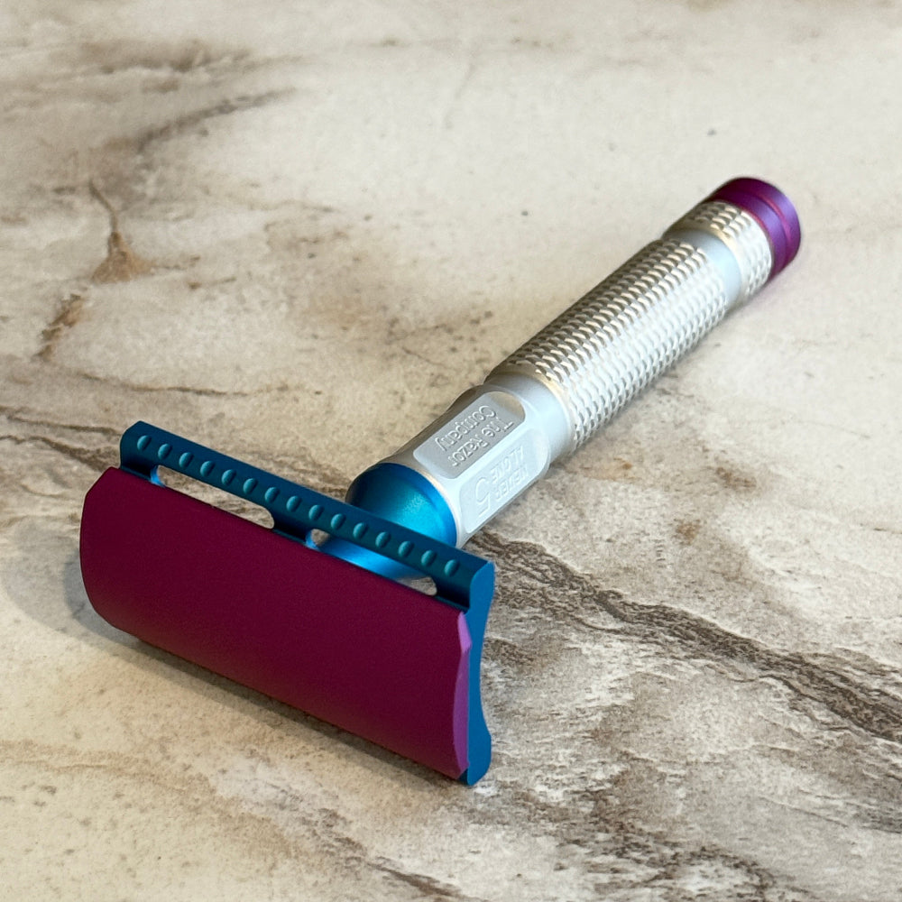 Never Alone 5 - Double Edge Safety Razor