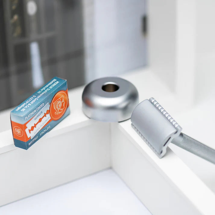 Merkur - 22c Long Handled Matte Chrome Safety Razor with Stand