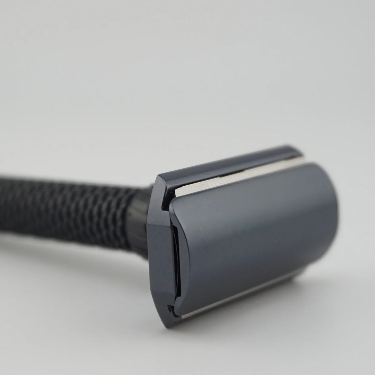 OliWorks M3TEORITE Aluminum Safety Razor Gray