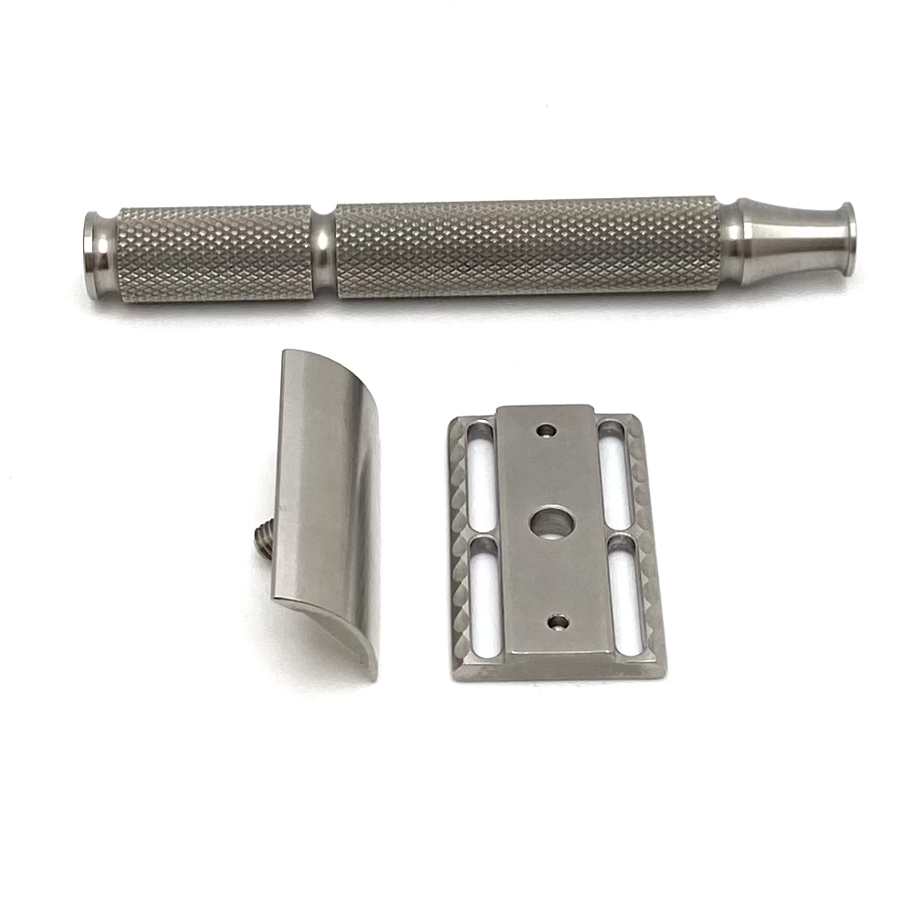 Pre-Owned Above the Tie Double Windsor Medium Edge Safety Razor