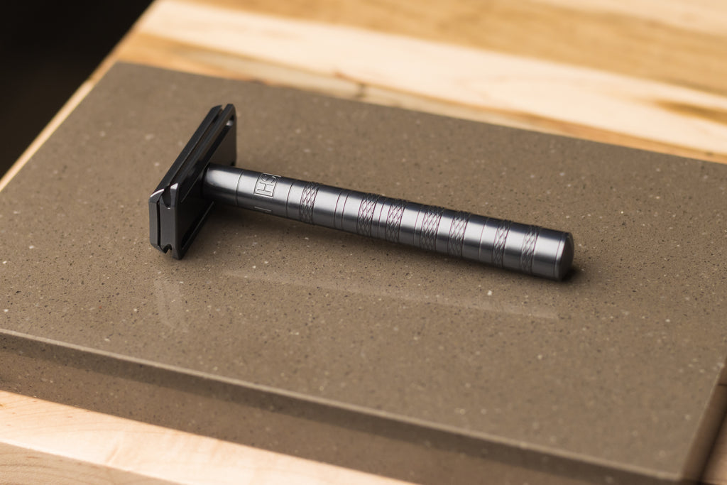 Henson Shaving - +++ Aggressive Gray - New Beveled Edge Aluminum AL13 Double Edge Safety Razor