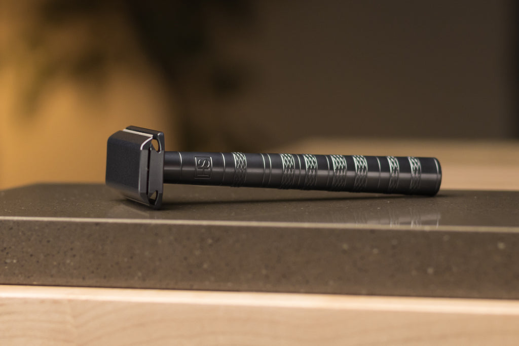 Henson Shaving - +++ Aggressive Gray - New Beveled Edge Aluminum AL13 Double Edge Safety Razor