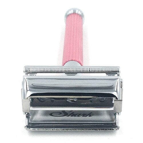The 29L safety razor in blue is designed for both men and women. The long, thin handle is excellent for women who prefer a double edge safety razor or men who prefer thinner handles. It is highly textured which makes shaving in the shower with wet soapy hands a breeze. With its traditional butterfly twist-to-open design, when used with a quality blade, it will deliver a smooth and comfortable shave every time!