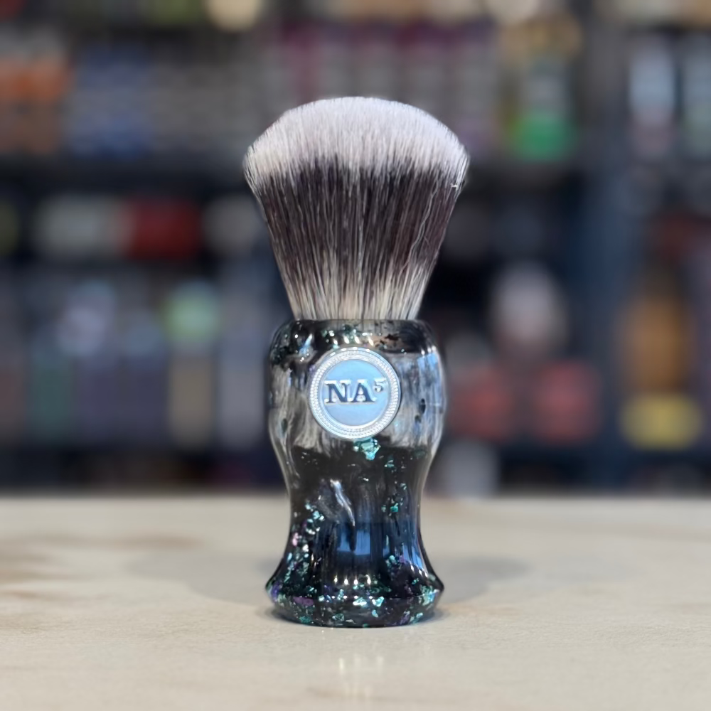 Never Alone 5 - #9 - 26mm AK7 Fan Knot - Resin Handle Shaving Brush
