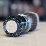 Never Alone 5 - #9 - 26mm AK7 Fan Knot - Resin Handle Shaving Brush