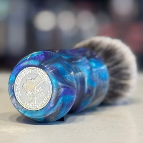 Never Alone 5 - #15 - 26mm AK7/Doughknot Hybrid Bulb Knot - Resin Handle Shaving Brush