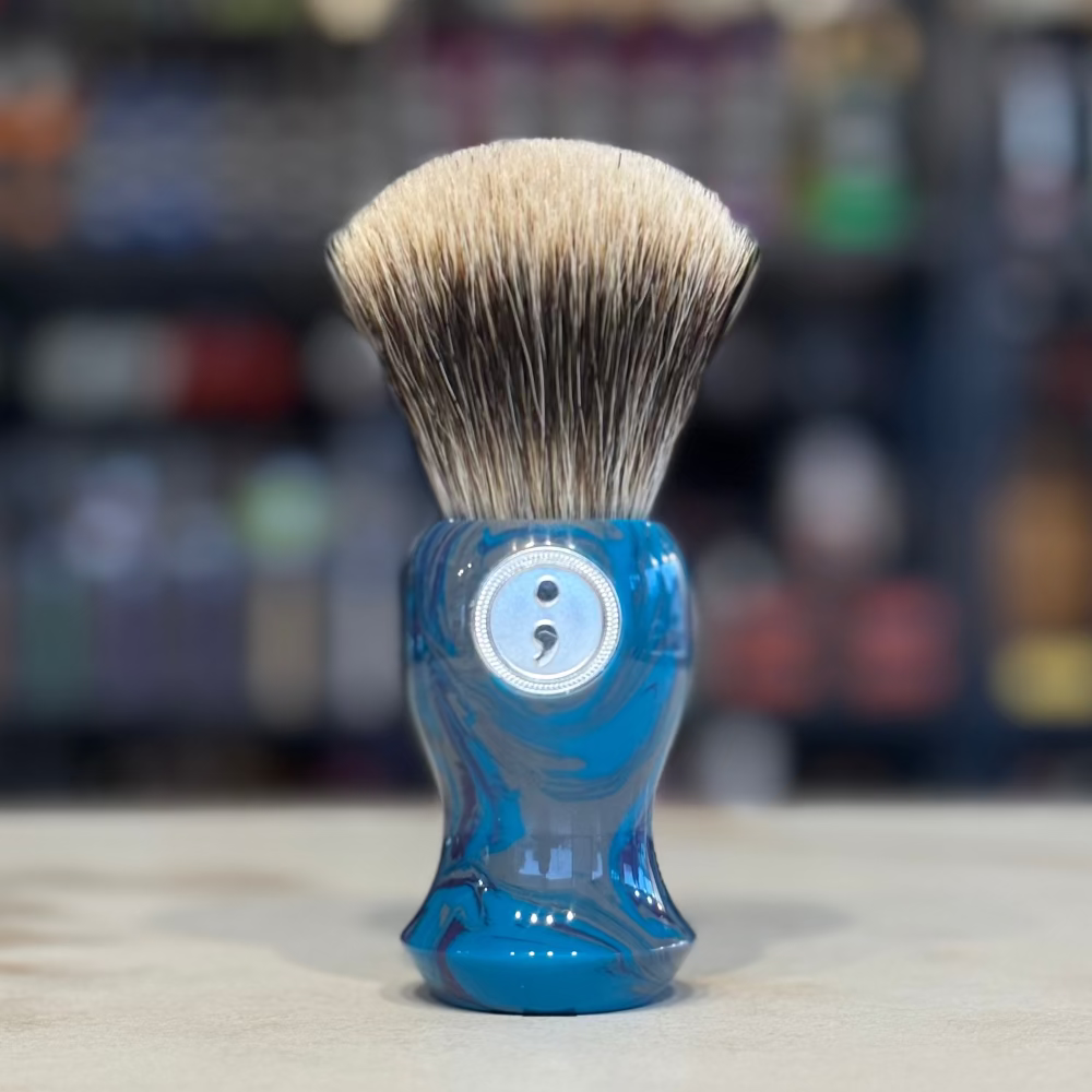 Never Alone 5 - #28 - 26mm Doughknot Badger Fan Knot - Resin Handle Shaving Brush
