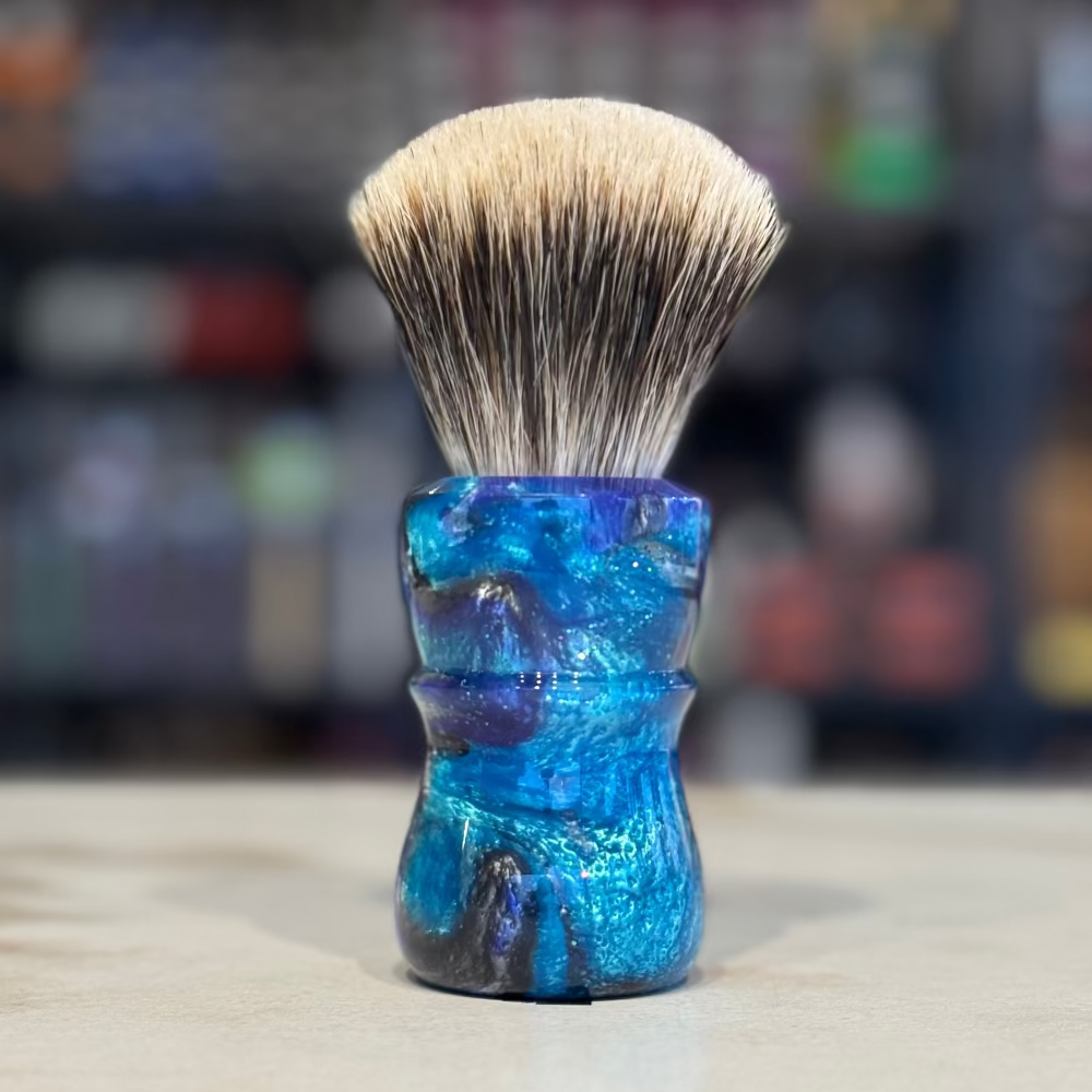 Never Alone 5 - #34 - 26mm Doughknot Badger Fan Knot - Resin Handle