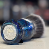 Never Alone 5 - #39 - 26mm Synthetic AK7 Fan Knot - Resin Handle Shaving Brush