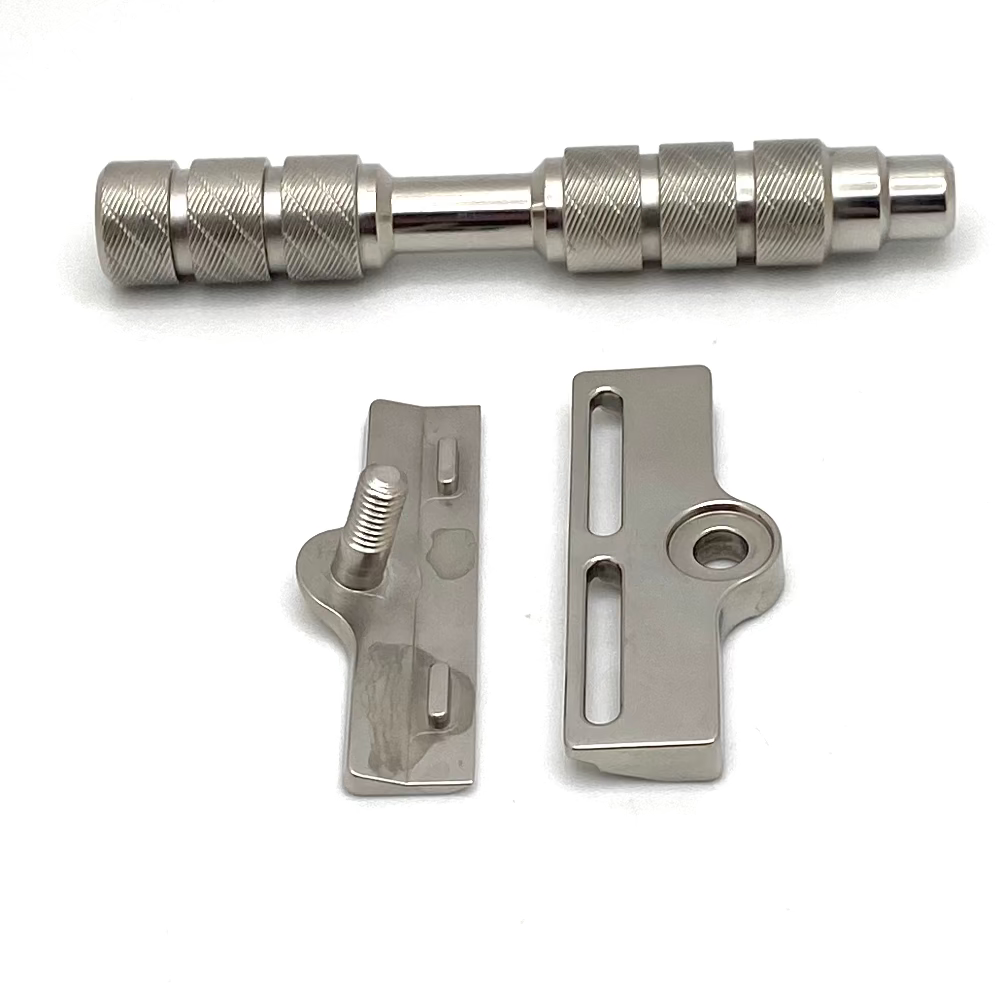 Pre-Owned - Alpha Claymore Stainless Steel Single Edge Safety Razor