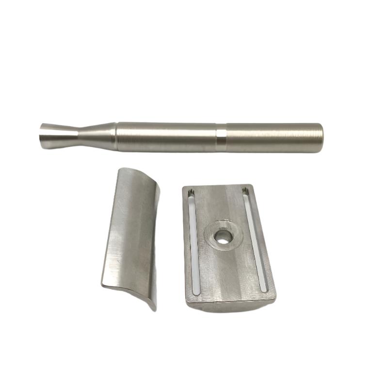 Pre-Owned - Green Cult Double Edge Safety Razor & Silver Head Cover