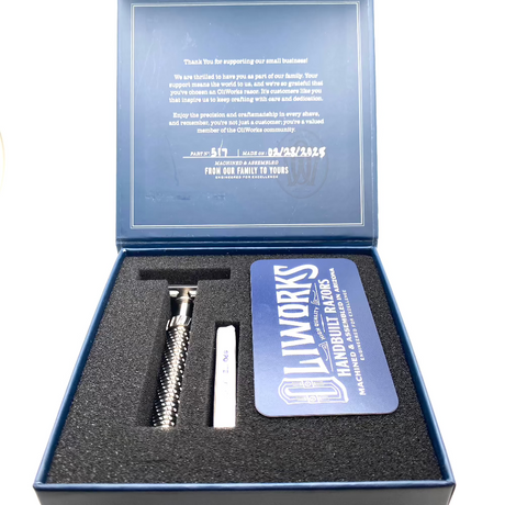 Pre-Owned - Oliworks M3teorite Stainless Steel Double Edge Safety Razor