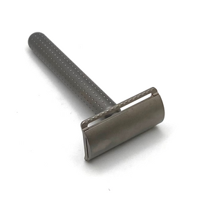 Pre-Owned Tatara Masamune w/ Nodocchi Base Plate, Masamune Top Cap Titanium Double Edge Safety Razor