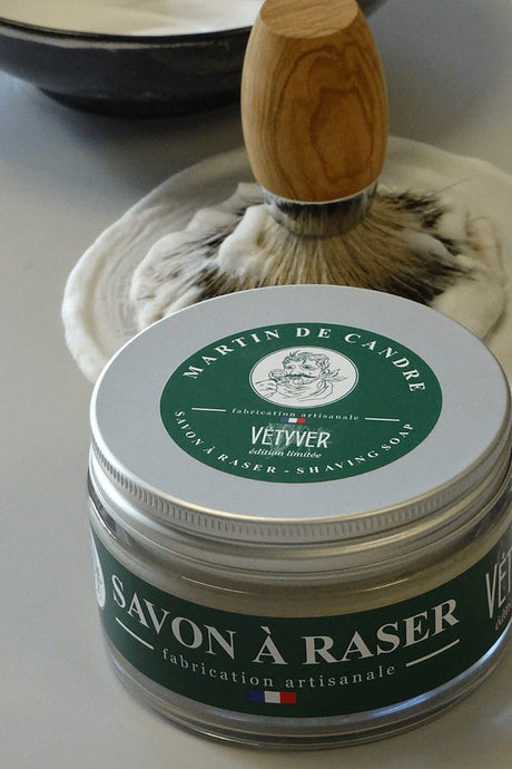Martin de Candre Vetyver (vetiver) Shaving Soap 200g - Artisan Soap & 100% Vegan    Description LIMITED EDITION Martin de Candre Vetyver (Vetiver) Shaving Soap  Martin de Candre, artisan soap maker based in Fontevraud l’Abbaye, rural France, the maker of some of the worlds finest shaving soaps. Vétyver or Vetiver Shaving Soap benefits from a deep, masculine scent that has a light smokey base with lots of fragrant, grassy, greenery including lemongrass and citronella. Martin de Candre.