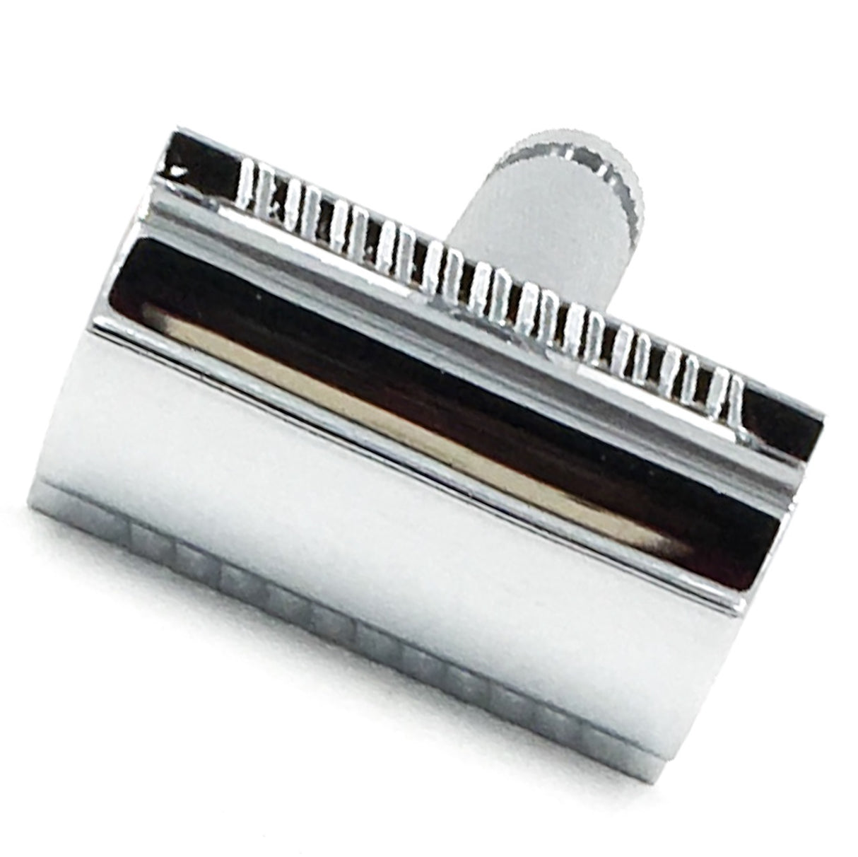 The Parker 97R razor has a traditional 3-inch long handle, which is crafted from solid brass and chrome plated. This razor’s precision engineering and heft are no challenge for tackling the toughest of beards. This razor is an excellent choice for both new and experienced safety razor users.
