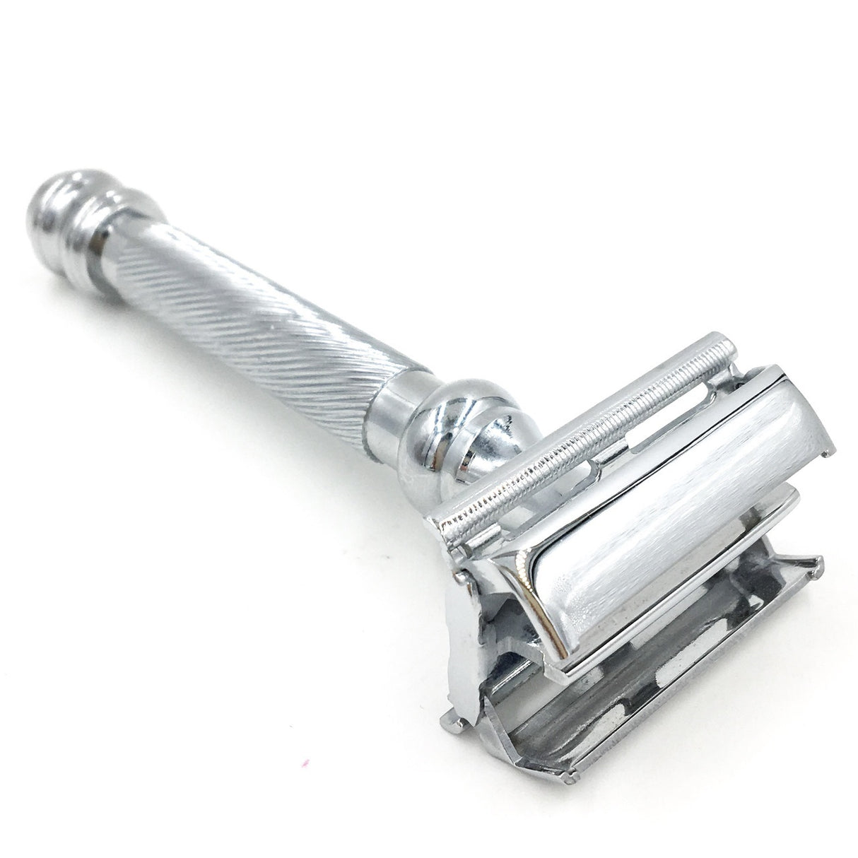 The Parker 99R is an extremely popular safety razor**. Launched in 2008, this hefty razor was an immediate success because of the awesome shave quality it delivered. The razor has a distinguished knurled handle, heavyweight feel and a unique butterfly door mechanism which is activated by turning the knob at the bottom of the razor. It is a great razor for both new and seasoned wet shaving enthusiasts.