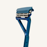 The Leaf Pivoting Head Razor - Berryblue - Leaf